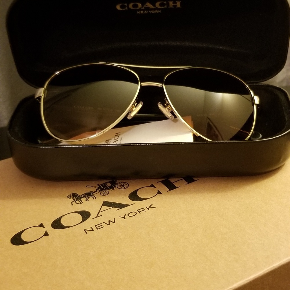 Beautiful Coach Aviator Sunglasses *New in Box*
